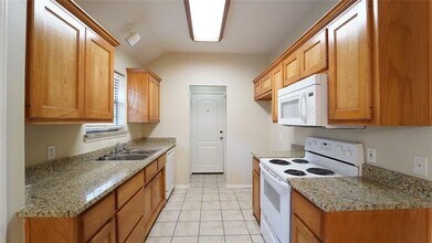 1826 Rayna Dr in Weatherford, TX - Building Photo - Building Photo