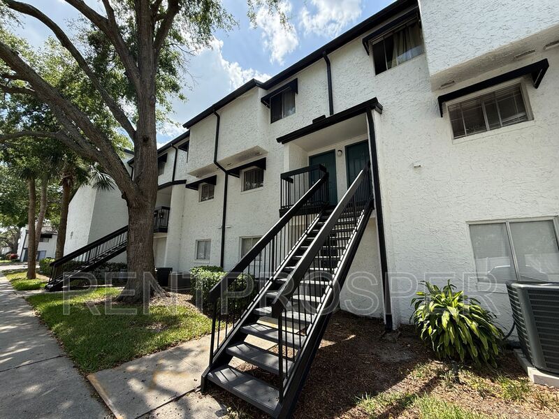 4155 S Semoran Blvd in Orlando, FL - Building Photo