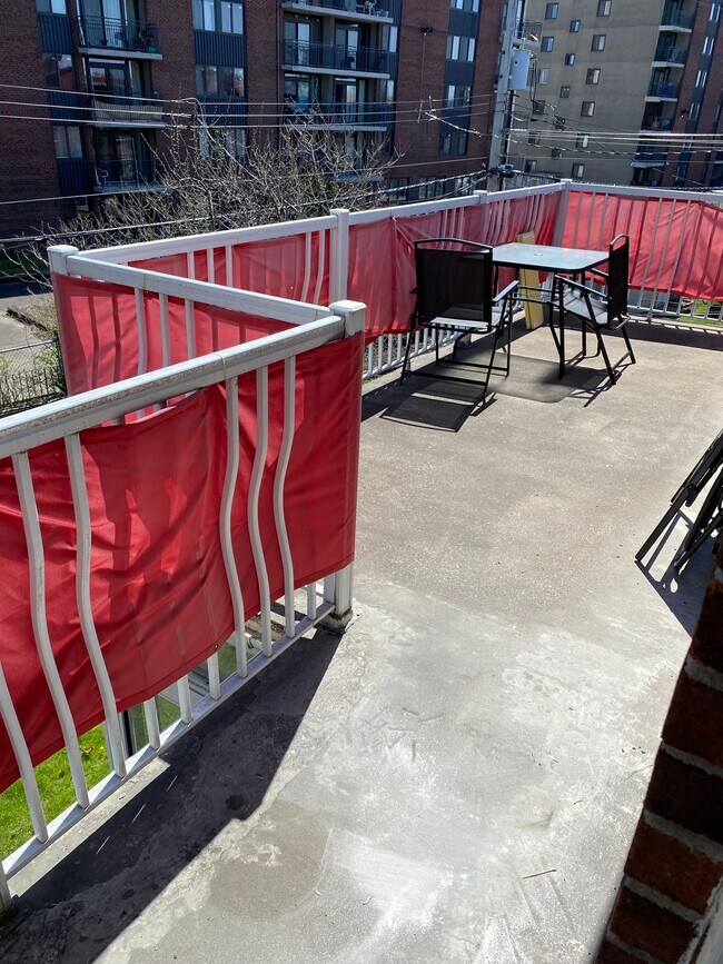 6492 Renoir Rue in Montreal Nord, QC - Building Photo - Building Photo