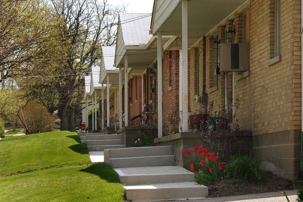 Rosamond Apartments in Akron, OH - Building Photo