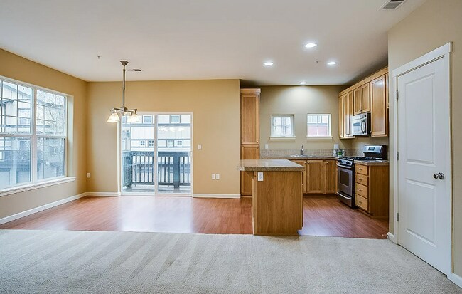 22832 SW Forest Creek Dr in Sherwood, OR - Foto de edificio - Building Photo