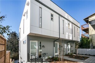 1925 13th Ave S in Seattle, WA - Building Photo