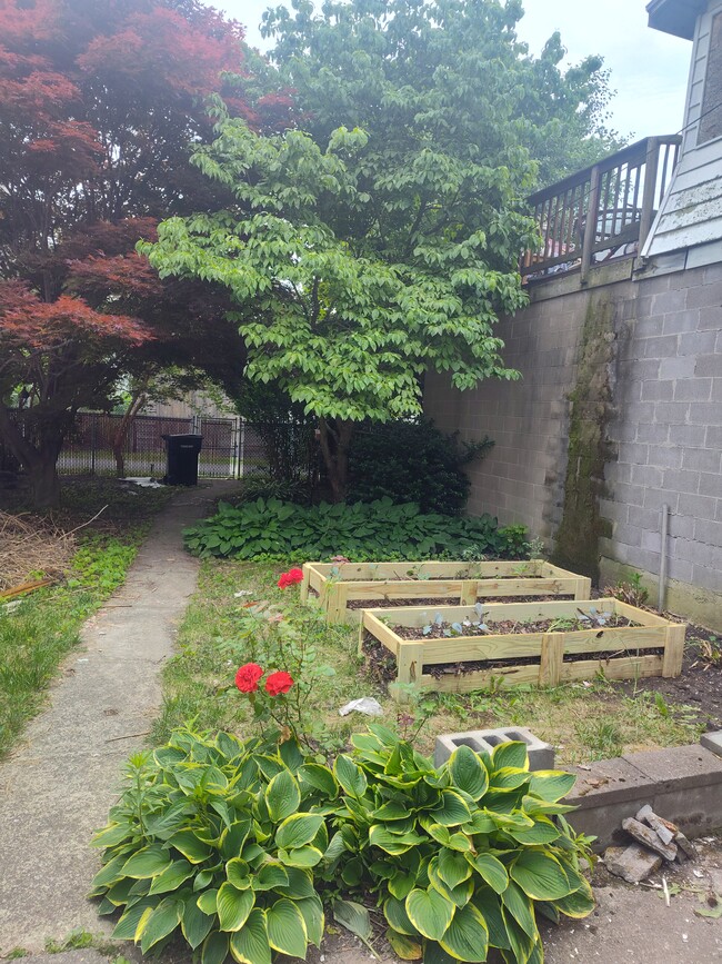 property at 580 2nd Ave