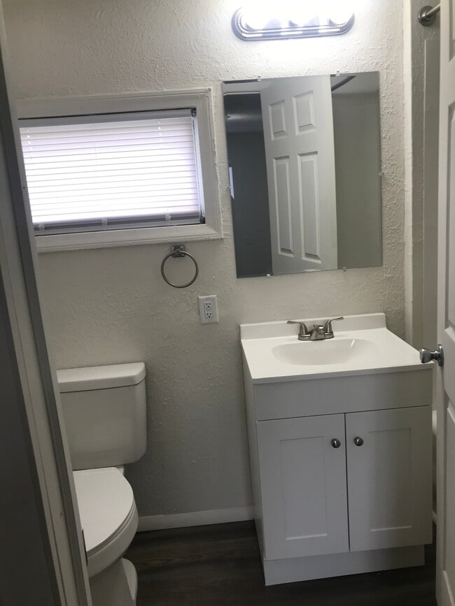 1048 N Jefferson St in Lima, OH - Foto de edificio - Building Photo