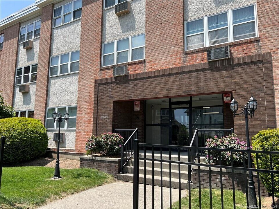 45 Monroe St-Unit -C14 in Bridgeport, CT - Building Photo