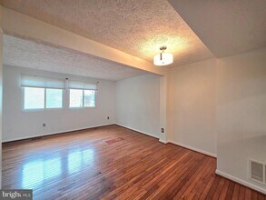 8568 Koluder Ct in Lorton, VA - Building Photo - Building Photo