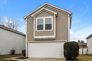 289 Kimbrough Dr in Greenwood, IN - Building Photo