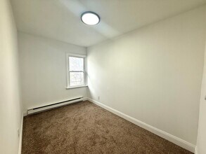 1886 Ave B in Watervliet, NY - Building Photo - Building Photo