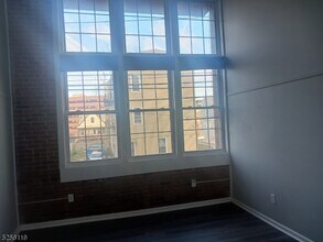 10 Courtland St-Unit -101 in Paterson, NJ - Building Photo - Building Photo