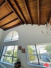 221 S Gale Dr in Beverly Hills, CA - Building Photo - Building Photo