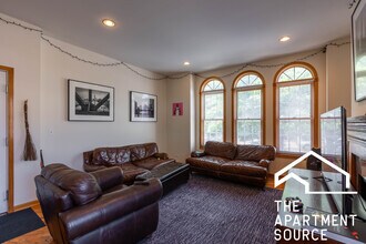 2743 N Southport Ave, Unit 1N in Chicago, IL - Building Photo - Building Photo