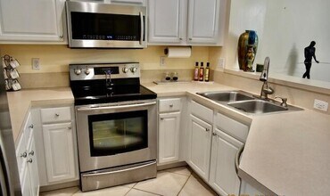 6972 Thicket Trce in Greenacres, FL - Building Photo - Building Photo