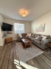 143 Sweetwater Ln in Templeton, CA - Building Photo - Building Photo