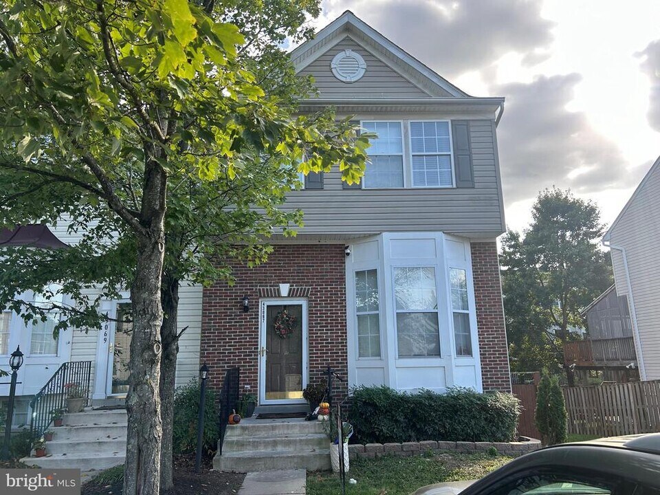 43067 Candlewick Square in Leesburg, VA - Building Photo