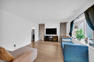 328 Minute Arms Rd in Union, NJ - Building Photo - Building Photo