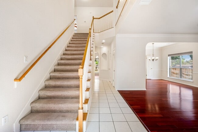 12616 Pony Ln in Austin, TX - Foto de edificio - Building Photo