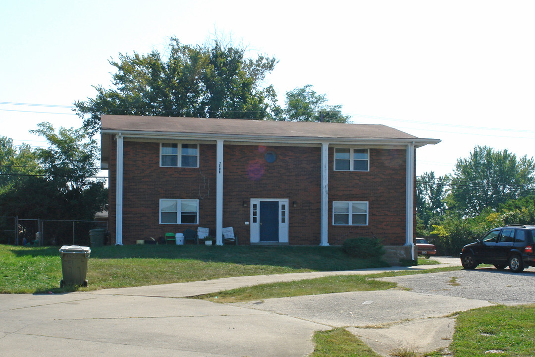 2404 Elkwood Ct in Lexington, KY - Building Photo