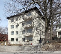 2378 Queen St E in Toronto, ON - Building Photo