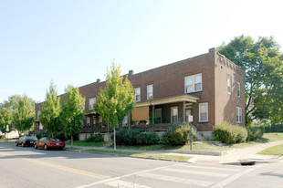 2498-2512 Indianola Ave Apartamentos