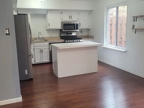 8-1 Heather Heights in Reading, PA - Building Photo - Building Photo