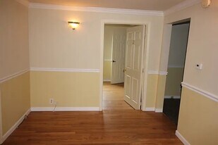 410 Washtenaw Ave, Unit 2