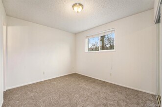 16259 W 10th Ave, Unit F2 in Golden, CO - Foto de edificio - Building Photo