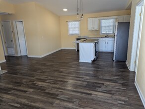 858 Mann Rd in Villa Rica, GA - Foto de edificio - Building Photo