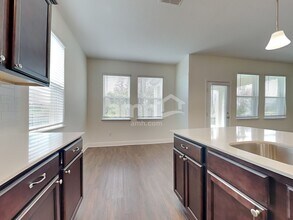 27695 St Andrews Ave in Wesley Chapel, FL - Foto de edificio - Building Photo