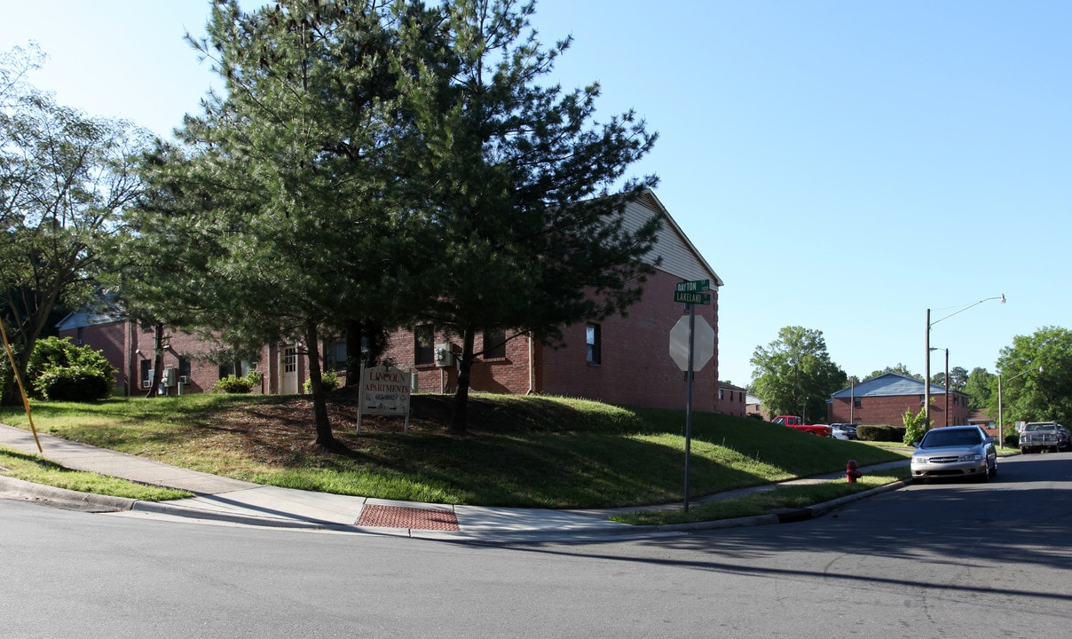 Lincoln Apartments in Durham, NC - Foto de edificio