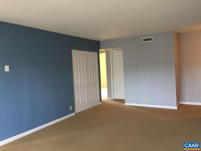 1262 Villa Ln-Unit -F in Charlottesville, VA - Building Photo - Building Photo