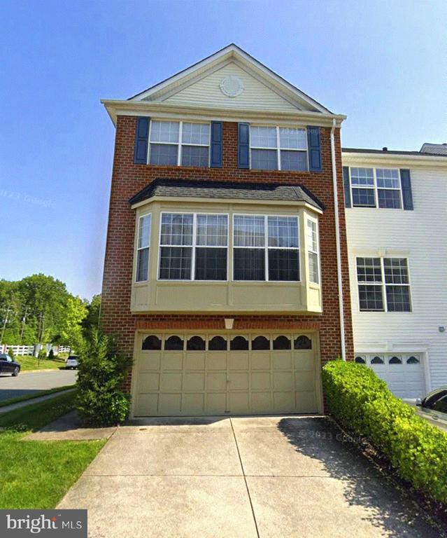 6351 Regal Oak Dr in Springfield, VA - Foto de edificio - Building Photo