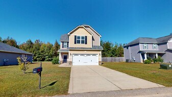 541 Roanoke Dr in Raeford, NC - Building Photo