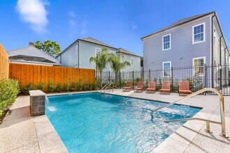 1641 Erato St in New Orleans, LA - Foto de edificio - Building Photo