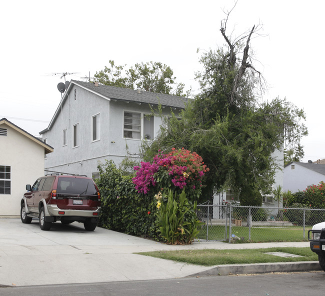6336-6338 1/2 Simpson Ave in North Hollywood, CA - Building Photo - Building Photo