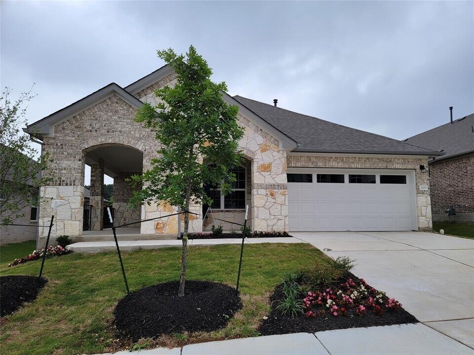 2109 Rosin Jaw Walk in Leander, TX - Building Photo
