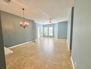 10518 SW Westlawn Blvd in Port St. Lucie, FL - Foto de edificio - Building Photo