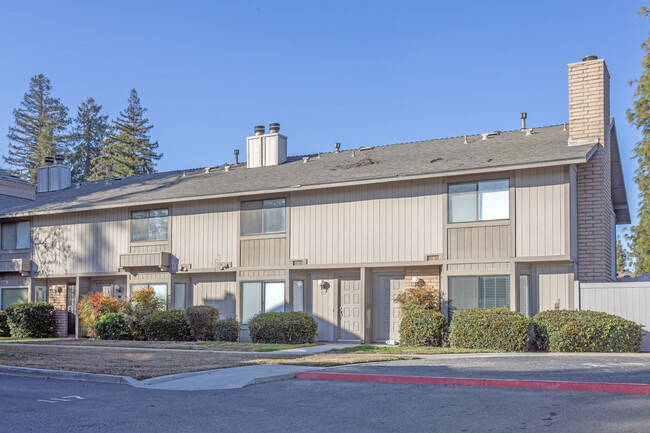 Woodside Park in Fresno, CA - Building Photo - Primary Photo