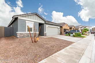 9621 W Agora Ln in Tolleson, AZ - Building Photo - Building Photo