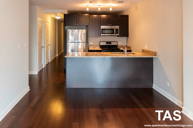 property at 1464 S Michigan Ave