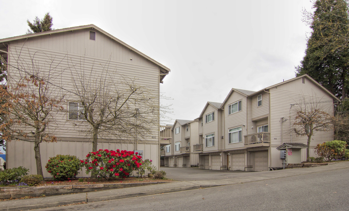 Burien Townhomes in Seattle, WA - Building Photo