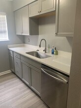 6903 Deatonhill Dr in Austin, TX - Building Photo - Building Photo