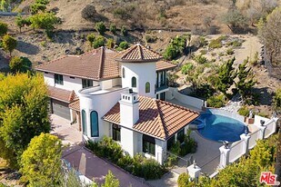 16581 Vía Floresta in Los Angeles, CA - Building Photo