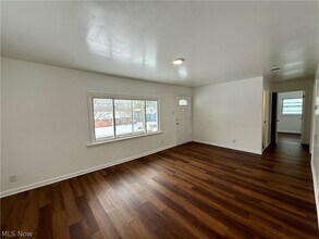 883 Kickapoo Ave in Akron, OH - Building Photo - Building Photo