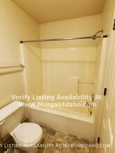 6723 W Overland Rd in Boise, ID - Building Photo - Building Photo