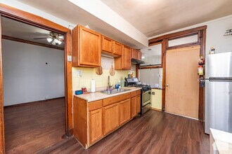 3310 W Armitage Ave, Unit 2E in Chicago, IL - Building Photo - Building Photo