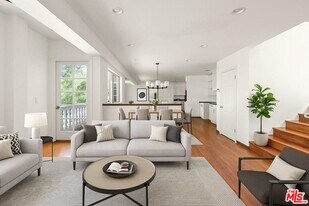 3962 Oakfield Dr in Los Angeles, CA - Building Photo