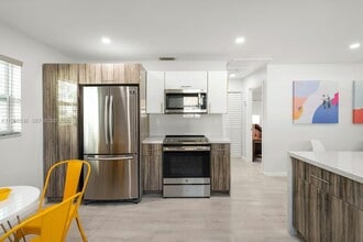 5037 NW 5th Ave in Miami, FL - Building Photo - Building Photo