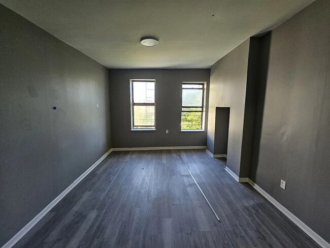 901 DeKalb Ave