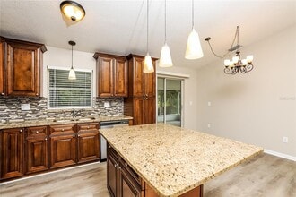 1697 Courtland Blvd in Deltona, FL - Foto de edificio - Building Photo