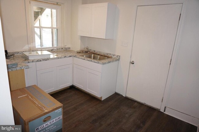 property at 527 Green St